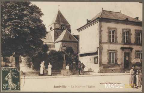 Mairie et église (Juniville)